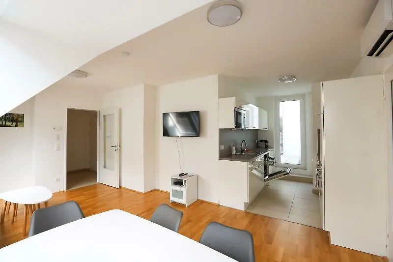4 Beds&More Vienna Apartments 5*,