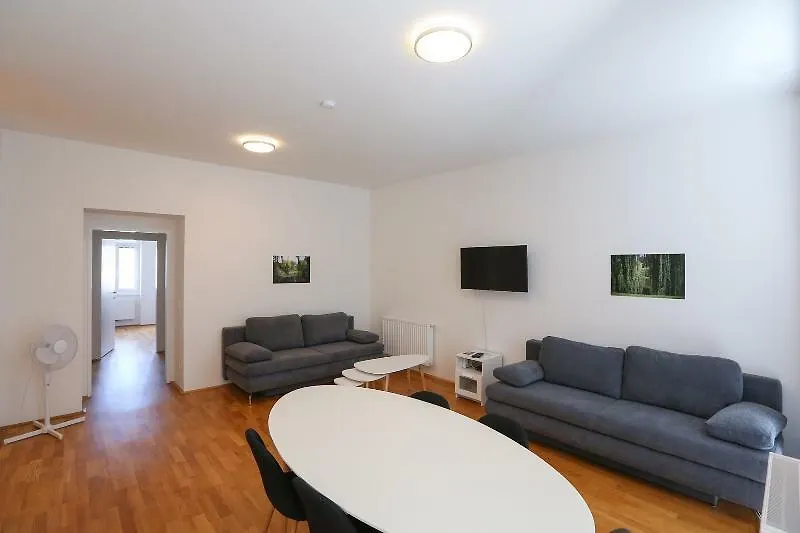 4 Beds&More Vienna Apartments 5*,